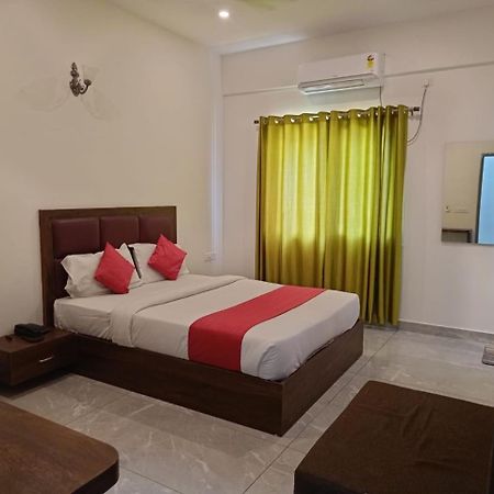 Hotel Dreams Inn Bangalore Exterior foto