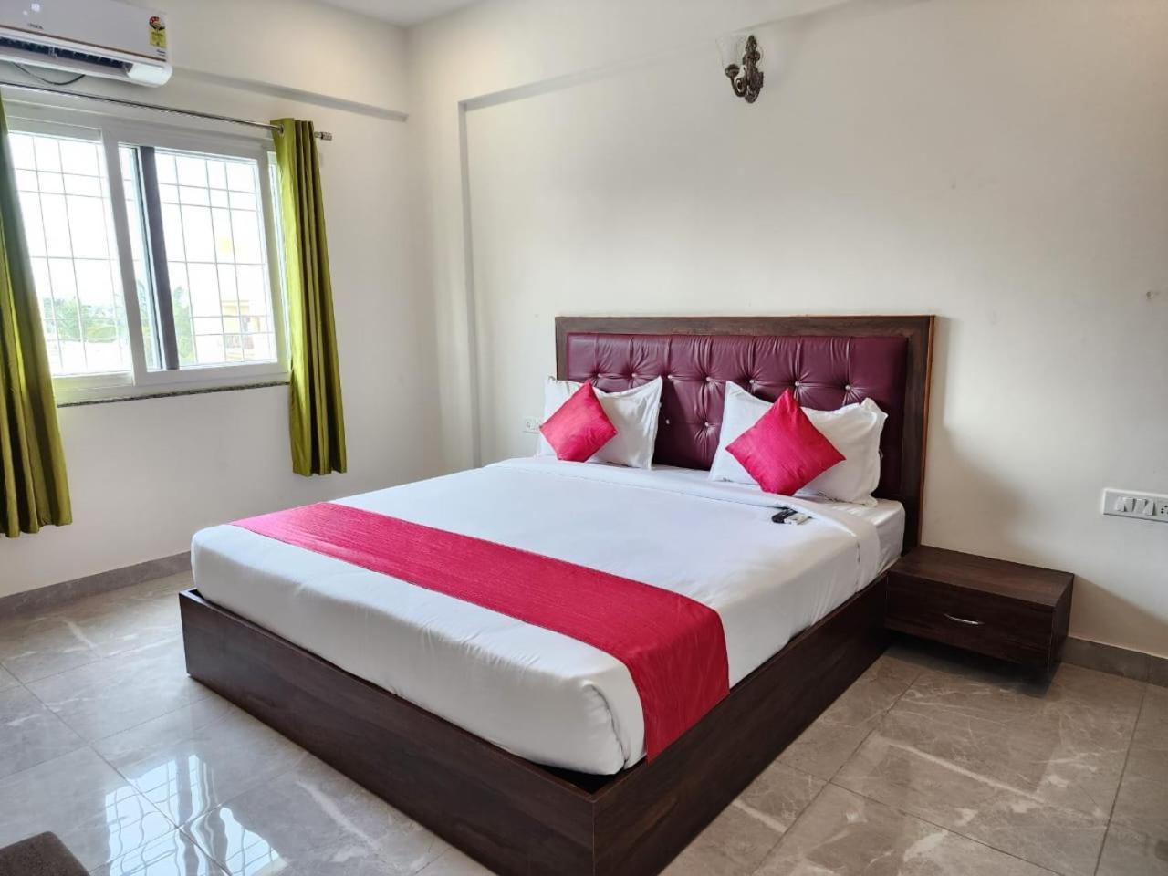 Hotel Dreams Inn Bangalore Exterior foto