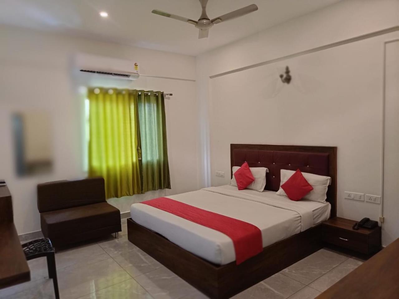 Hotel Dreams Inn Bangalore Exterior foto