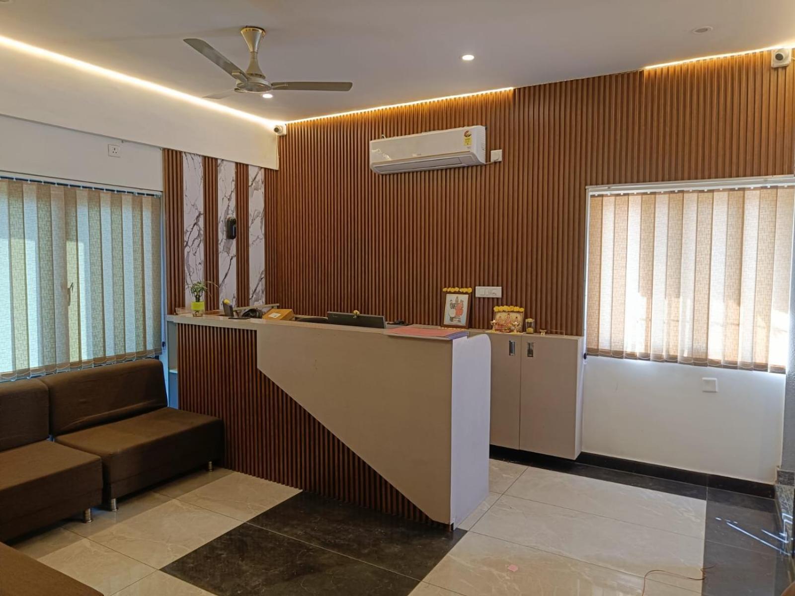 Hotel Dreams Inn Bangalore Exterior foto